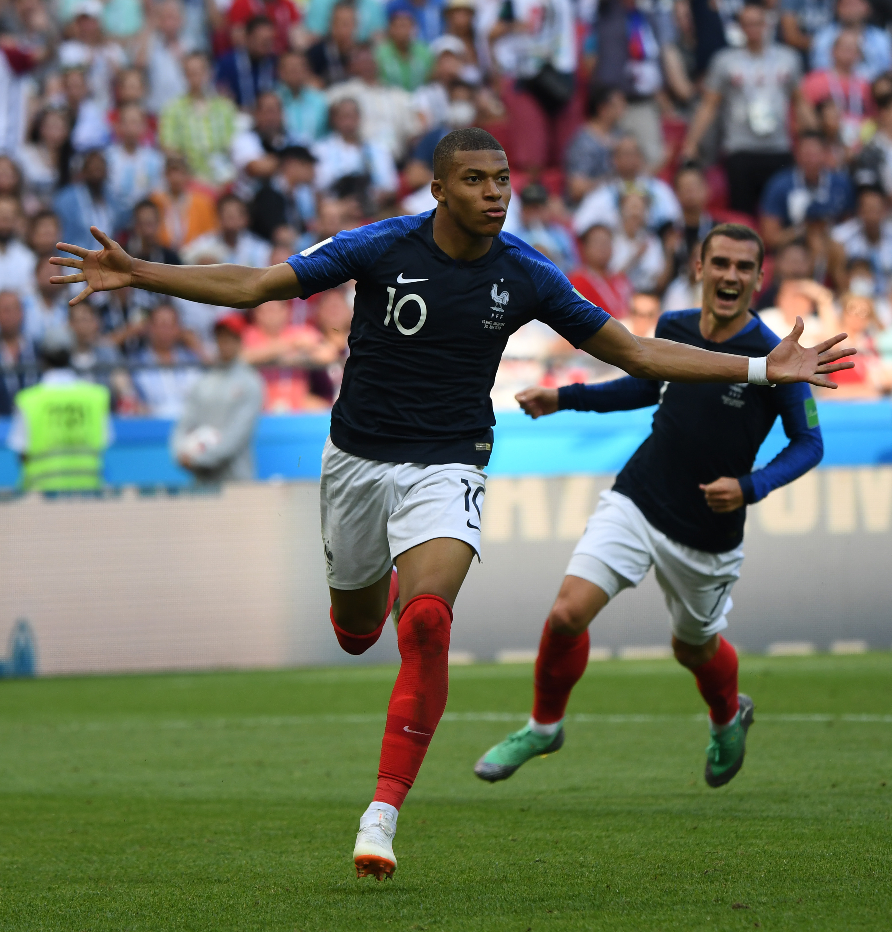 跟队：国米准备和卡洛斯-奥古斯托谈续约，双方已初步接触