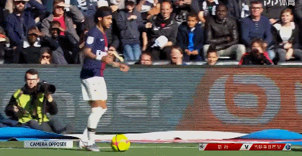 巴黎vs弗拉门戈点球大战：萨福诺夫4度扑点，两队合计仅射进3球（巴黎与弗拉门戈点球大战：萨福诺夫四次扑出点球，双方总计仅入3球）