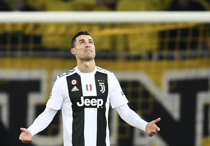 德甲500场里程碑，35岁霍村门将鲍曼成德甲历史第14位达成者（35岁霍村门将鲍曼完成德甲500场，成历史第14人）