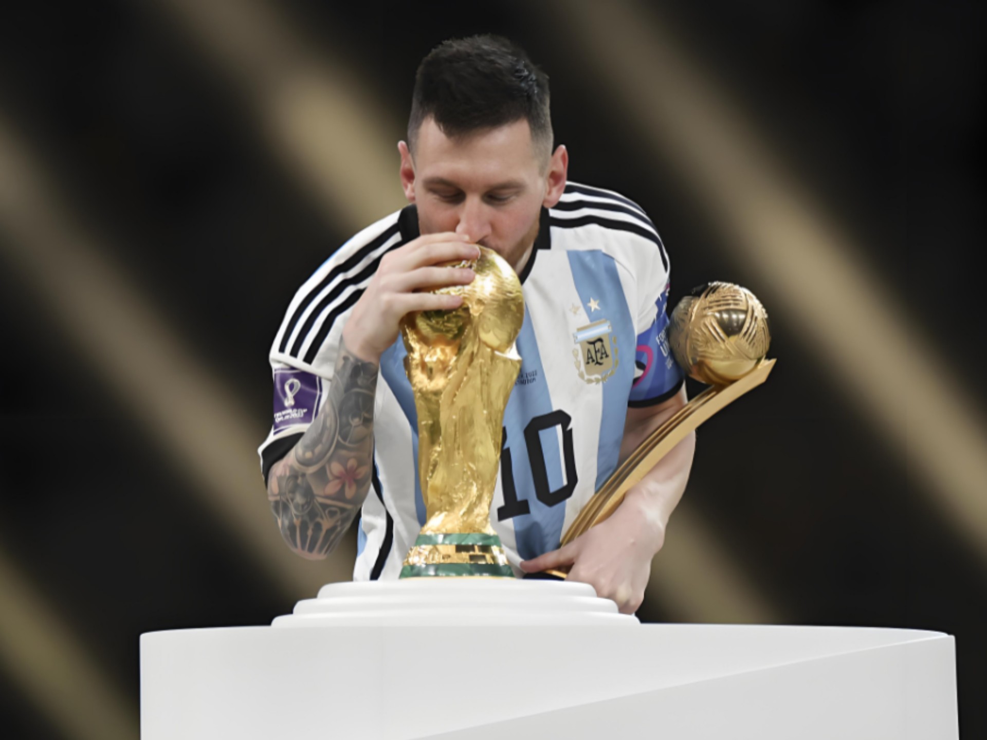 范佩西：阿贾克斯杯赛轮换和我有什么关系？