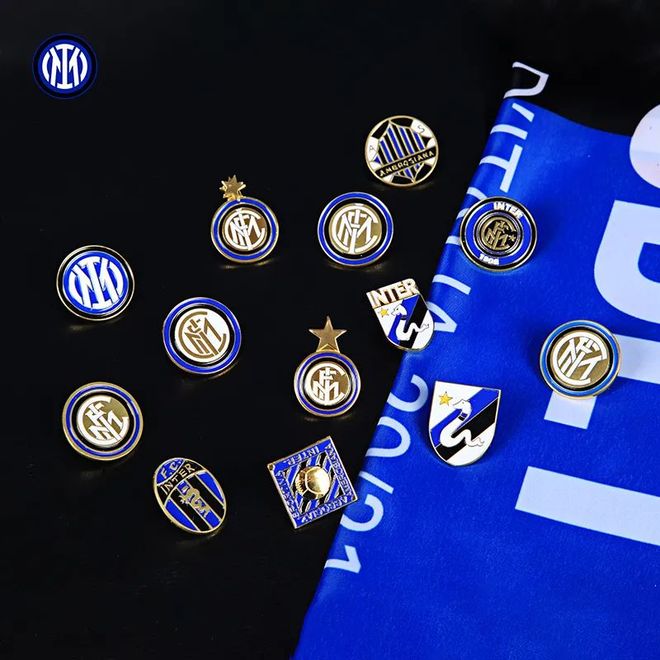 记者：热刺有意签下奥莫罗迪翁，也在寻找一名左边锋和左后卫（据记者消息，热刺有意引进奥莫罗迪翁，同时寻找左边锋与左后卫）