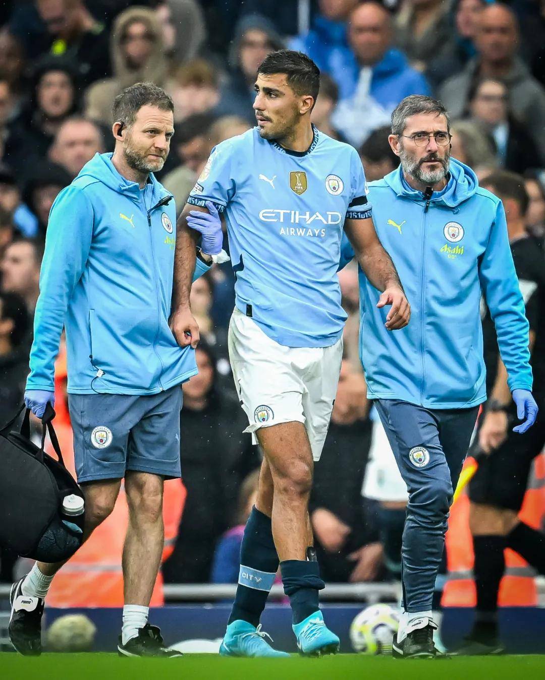 明知阿隆索镇不住巨星，皇马当初为啥还要请他？