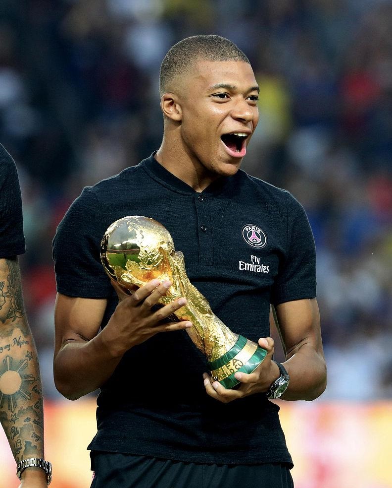 热那亚2-1逆转维罗纳，托斯比建功，洛伦佐-科隆博破门