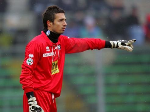 成都蓉城：中超外战的绝对标兵，细节与精神的完美结合（成都蓉城：中超外战标杆，细节打磨与精神气质相辅相成）