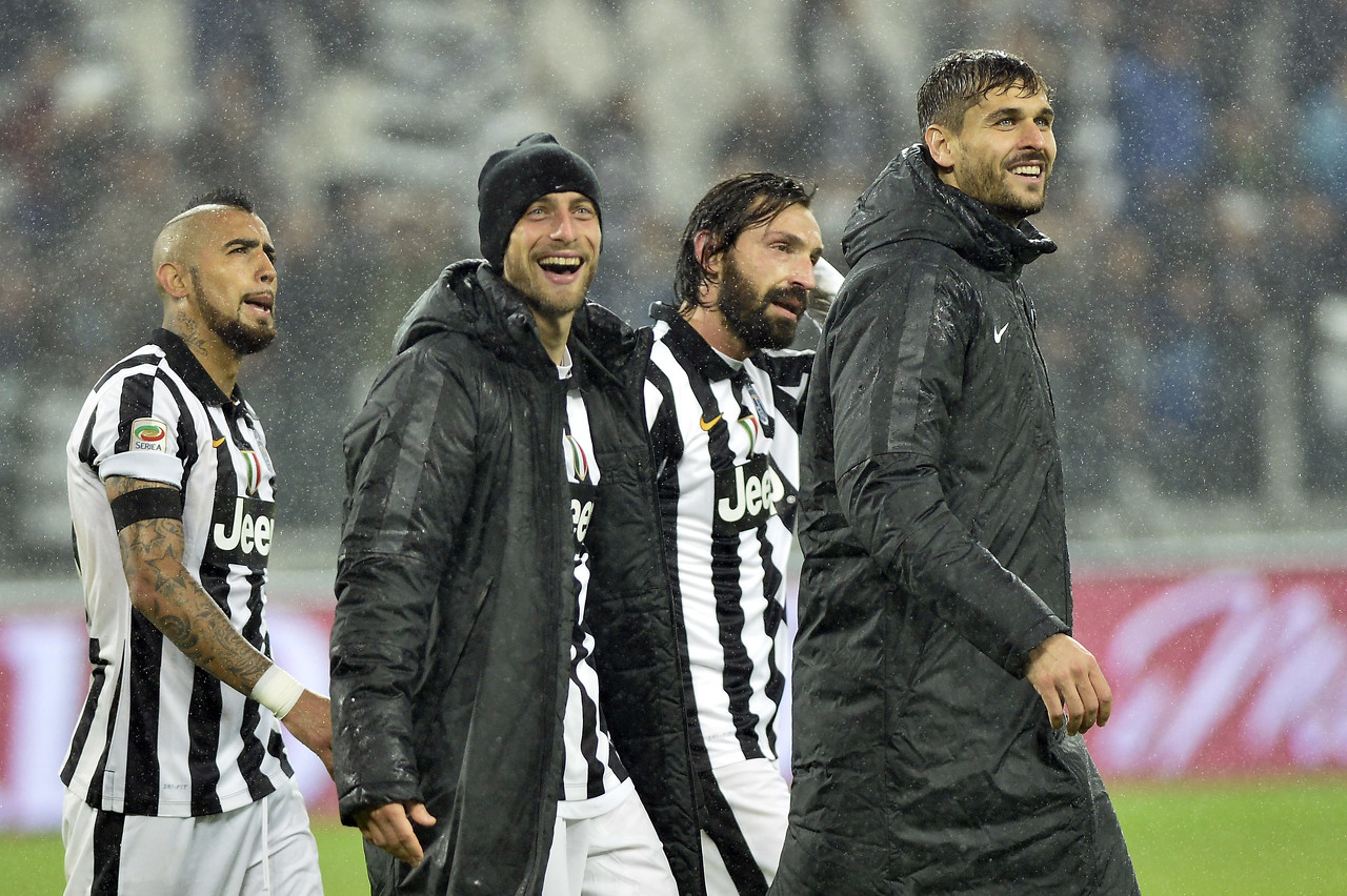 广东目标双冠，北京心仪外援遭截胡，辽宁欲更换外援，新疆队长受伤