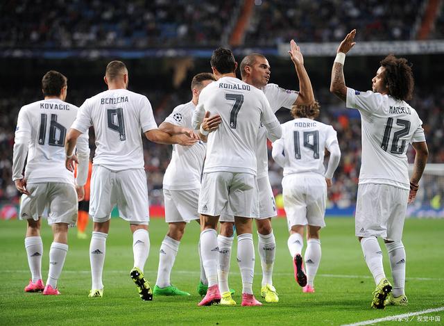 欧冠半场：马杜埃凯破门，因卡皮耶中柱，阿森纳1-0布鲁日