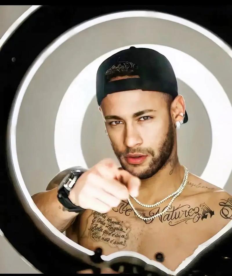 巴萨重返拉卡尔图哈！德容回归、阿劳霍缺阵，弗里克公布贝蒂斯战名单