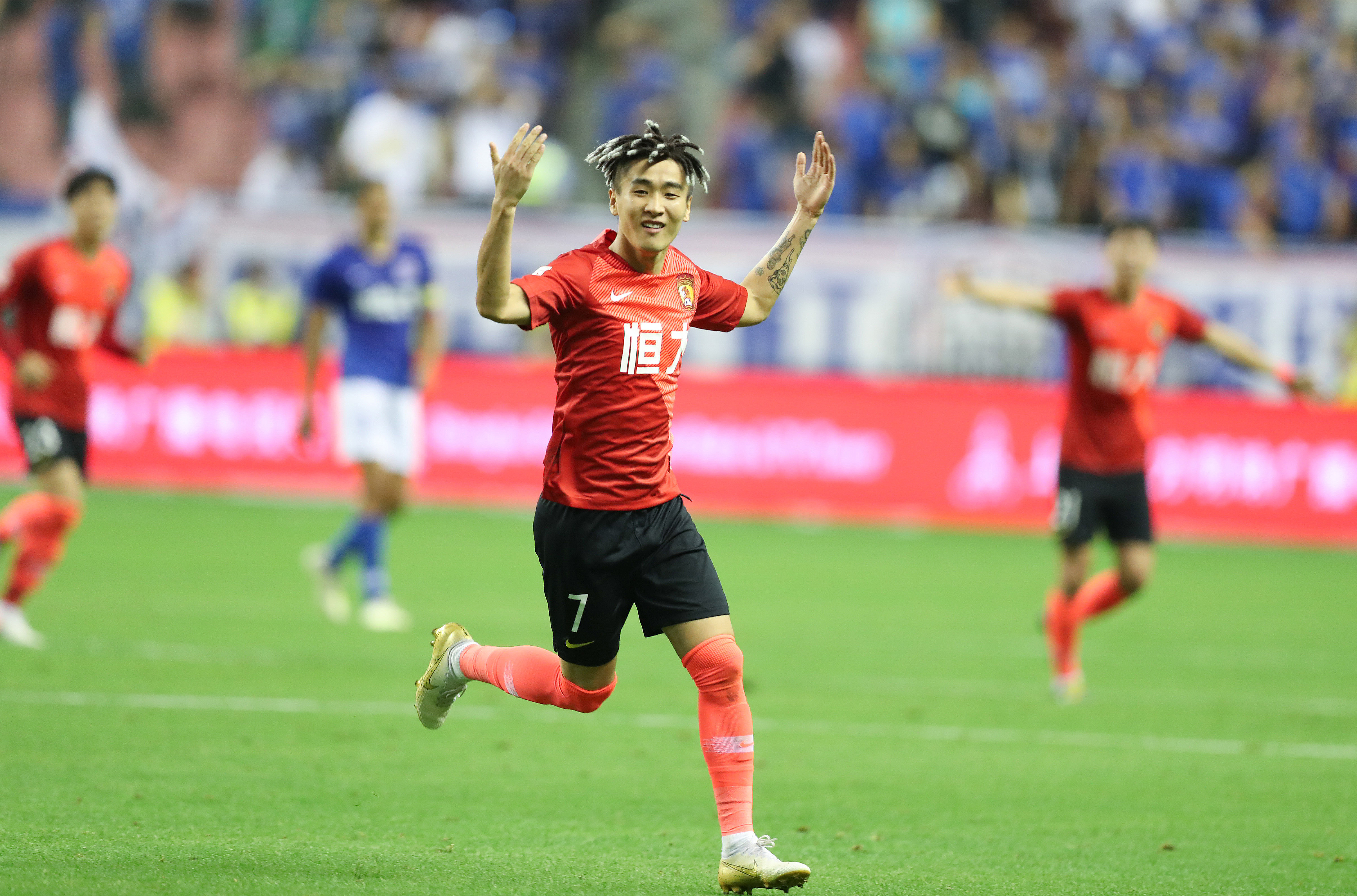 中国冰壶男队5-2轻取菲律宾：迎落选赛三连胜！对手遭压制提前认输