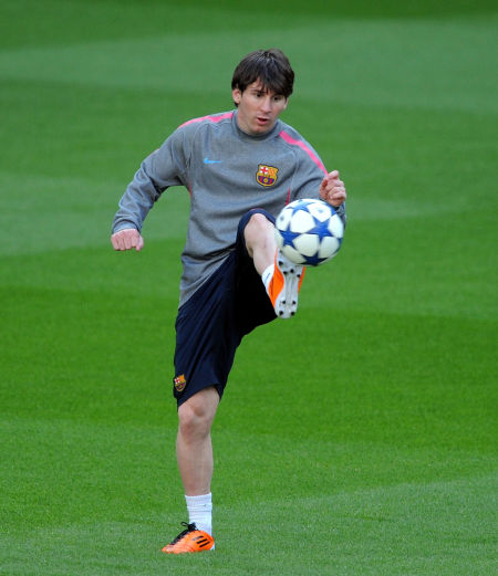 共和报：米兰正考虑冬窗签回41岁的蒂亚戈-席尔瓦