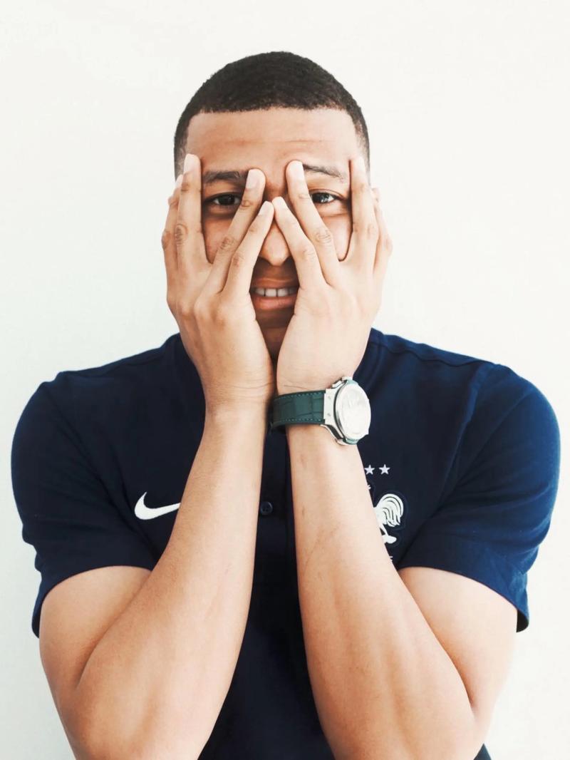 成都球迷怒喷自家球员：球迷和谁有仇你们就输谁，我们要不要脸？