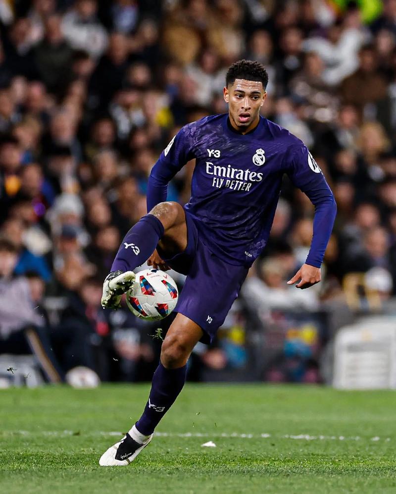 B费获评9.3分+加冕MVP：无敌双响炮+大师级挑传助攻，太丝滑了