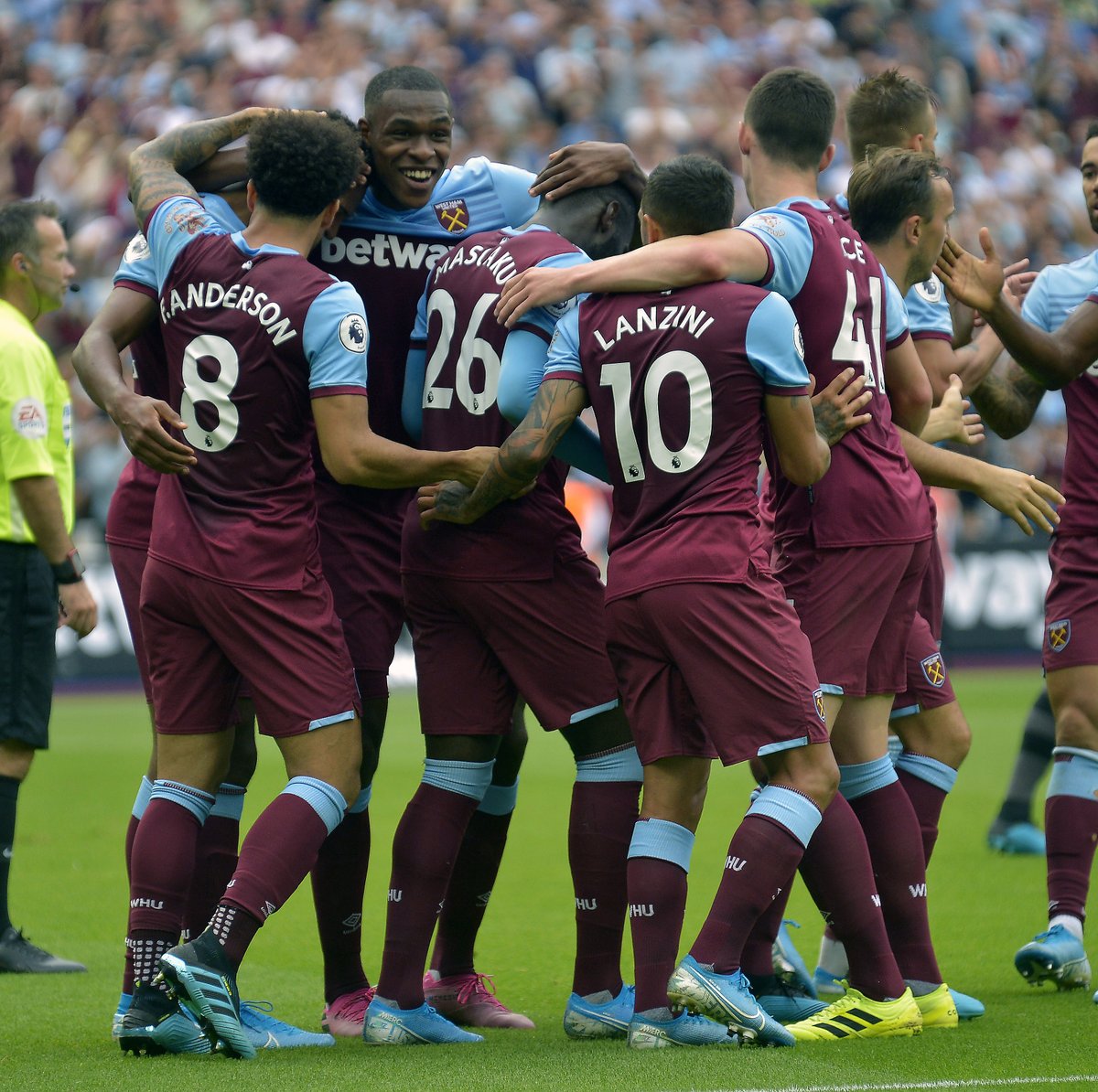 图片报：米兰对金玟哉感兴趣，在今夏就曾观察过他